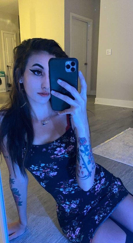 xrucial nice actress pics