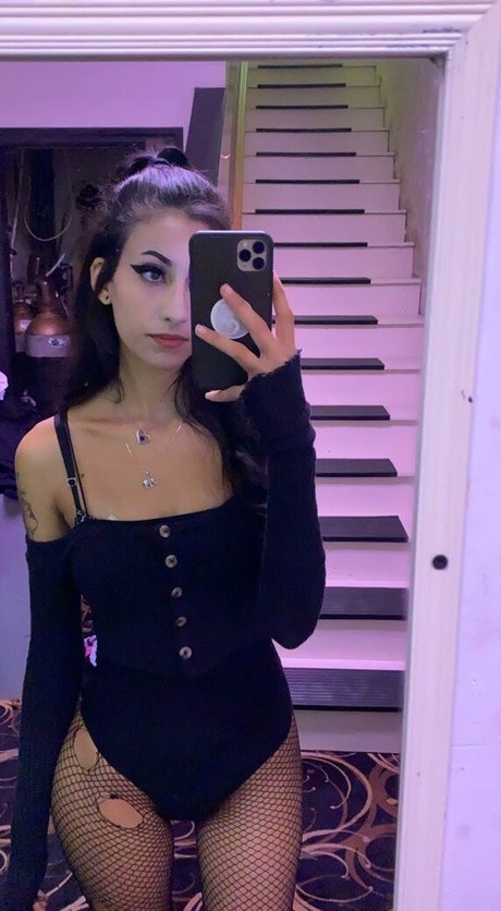 xrucial porn star pics