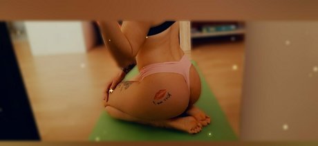 alittlebitpsycho98 pornstar erotic galleries