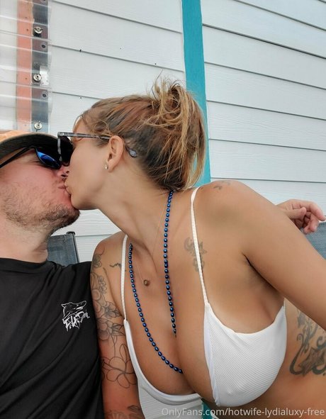 woodsman wife beautiful actress img