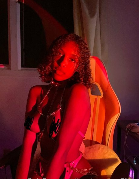 kourtneyrose7free model naked galleries