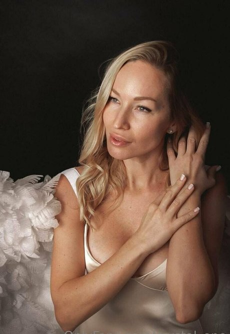 crystal one pretty pornstar galleries