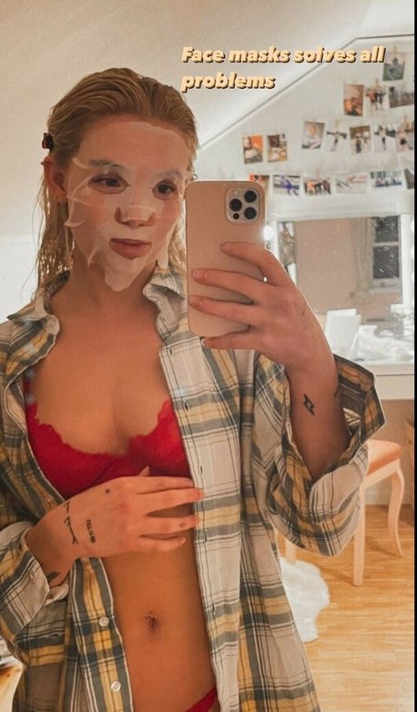 Erikalindgr3n sexy model galleries