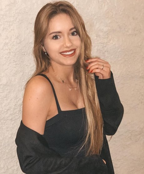 melaniehfl model art gallery