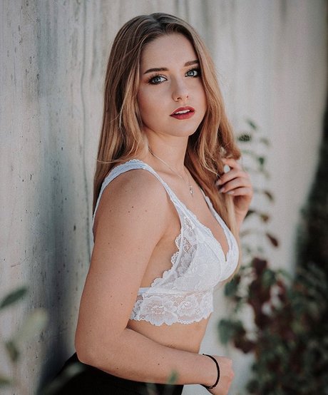 melaniehfl model porn pics