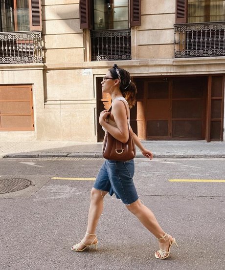 Anne Whisper model perfect galleries