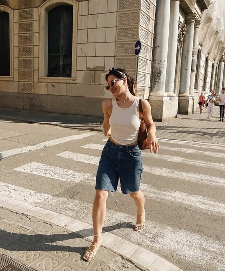 Anne Whisper nude pornstar archive