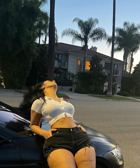 Amela Omor free star photo