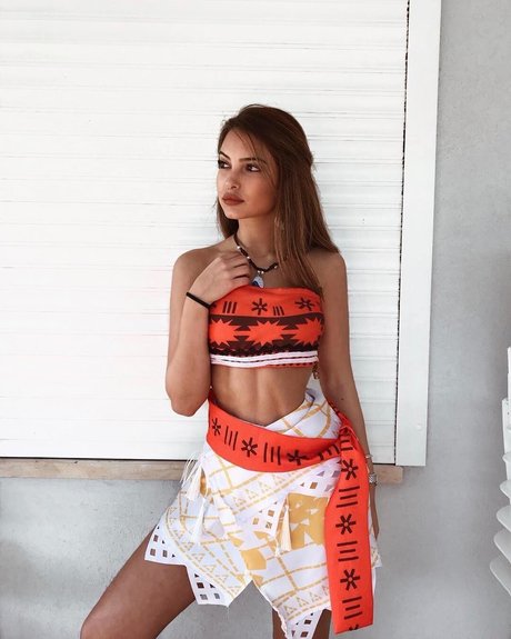 Noam Alon model high quality image