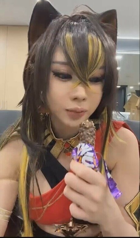 tiny onlyfans free photo