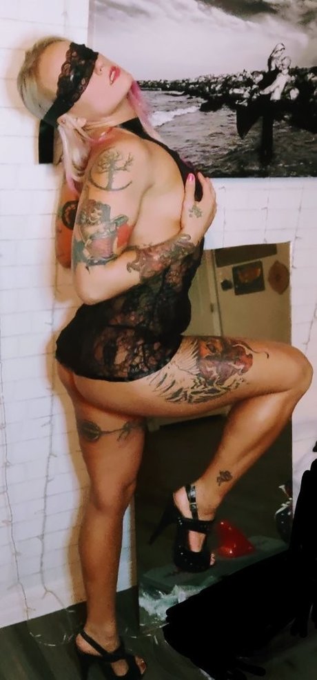 Sweetvenom1 exclusive star img