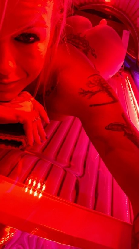 petite brunette onlyfans naked photos