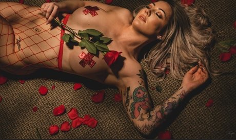 Kylie J Beech naked model images