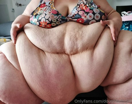 doughbellygirl pretty model photos