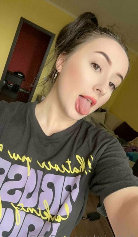 mi ameli art model images