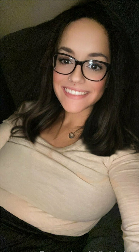 vivi jaide model hot images