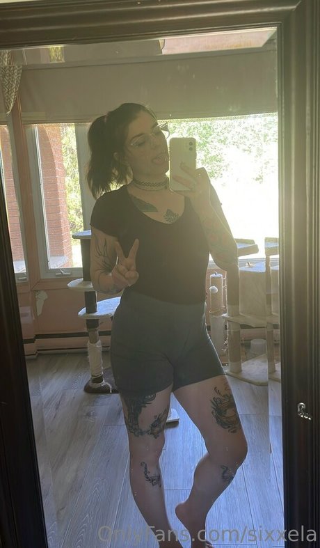 sixxela model pornographic photos