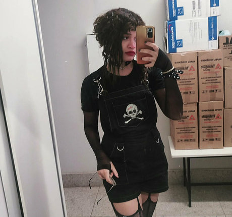 LemonQueendom model sex galleries