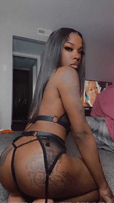 tslariyadior beautiful star photos