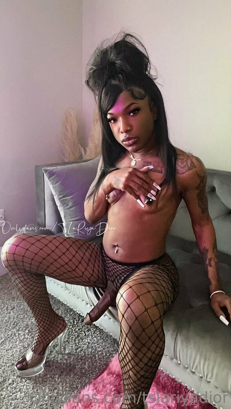 tslariyadior star nice pic