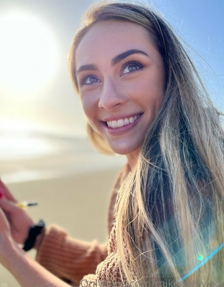 mikeaveryxxx star nude img