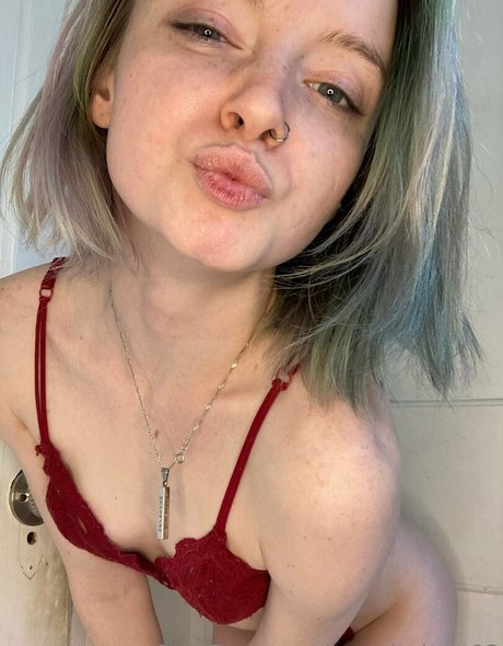 lapetitebrat02 model sex image