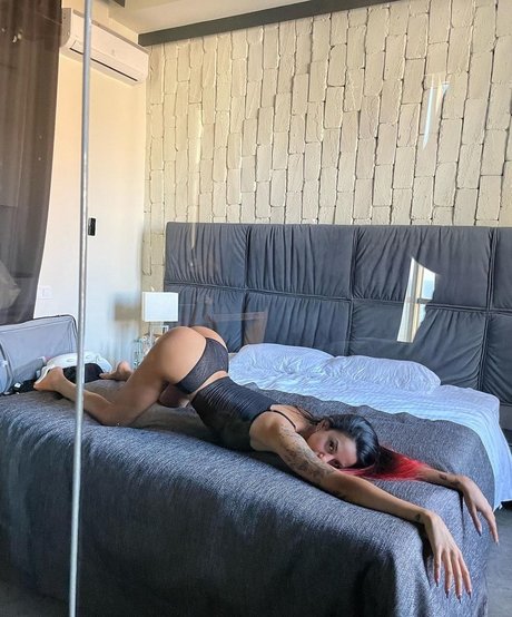 Shira Mosi star beautiful pic