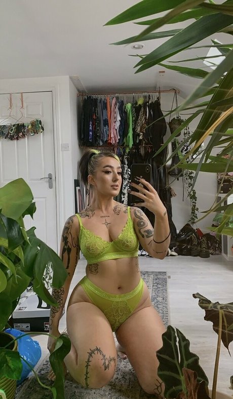 mimialmighty beautiful actress photo