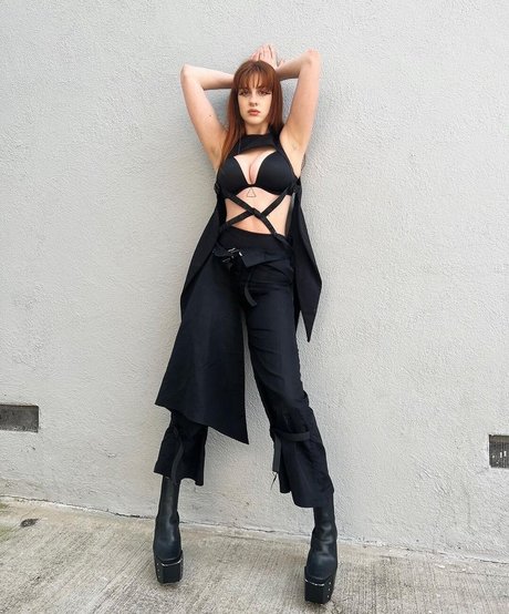 Tati Bruening pornstar sexy pictures