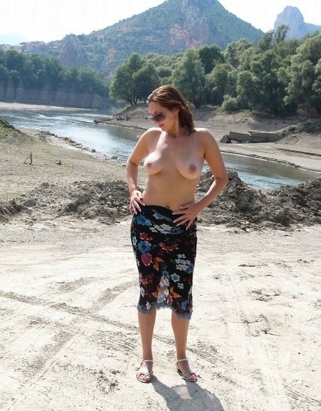 Microminimus adult actress pictures