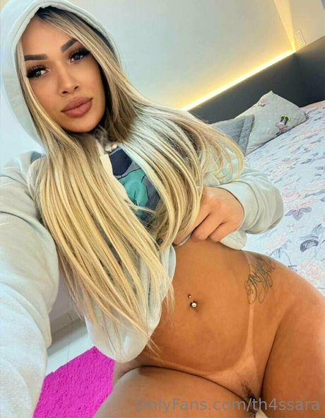 Thassara Santos model nude photos