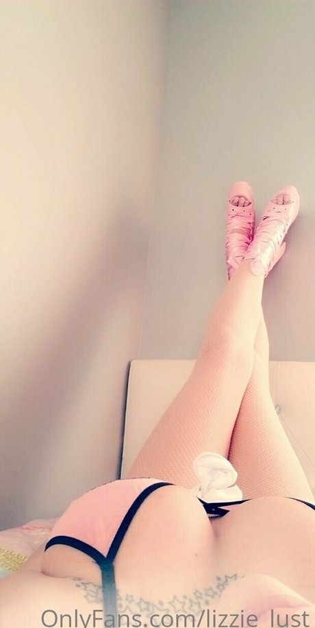 lizzie lust exclusive model photos