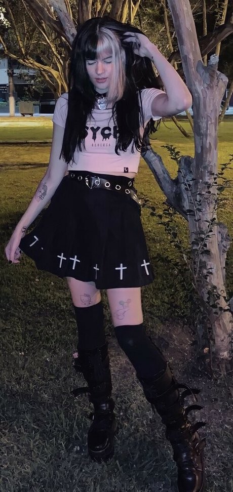 Lovecherrybella top model img