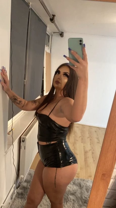 lesbian fingering onlyfans sexy pics