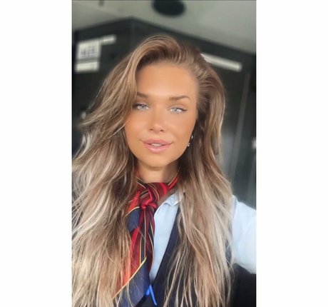 Joyce Straten star nude pic