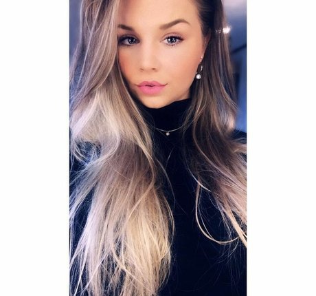 Joyce Straten nude pornstar image