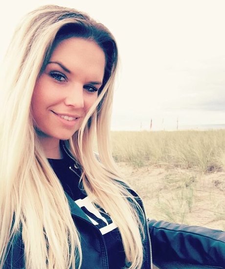 Joyce Straten exclusive model picture