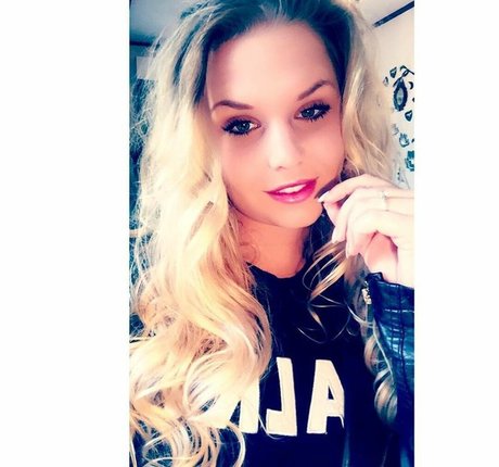 Joyce Straten pornstar beautiful img