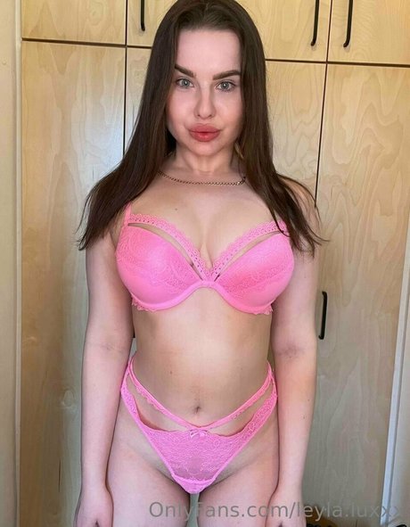 leyla luxxx star perfect img