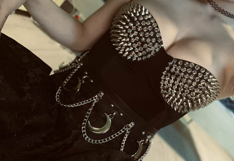 hollyhellfree pornstar sexy img