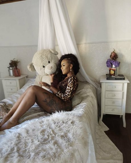 Mel Sereaia star nude photo