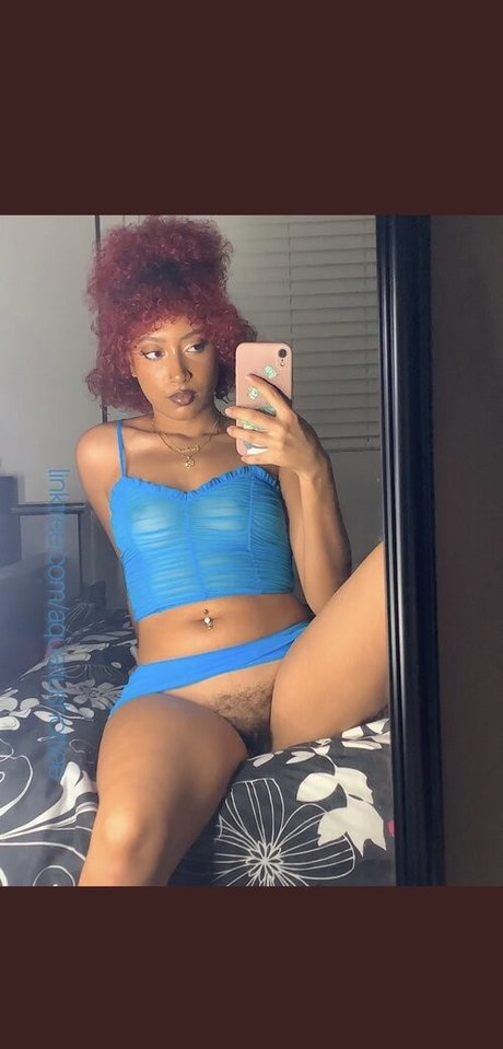 Aquariushottie sex model picture