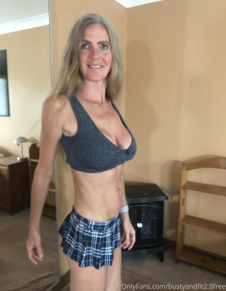 bustyandfit2 0free beautiful star pic