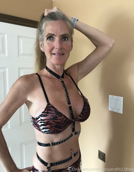 bustyandfit2 0free free actress pics