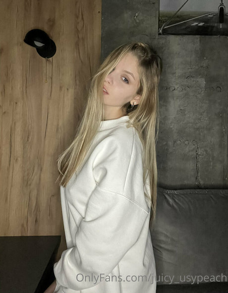 fingering pussy onlyfans art nude pics