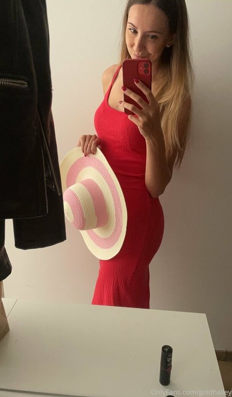 goldhailey model exclusive pictures