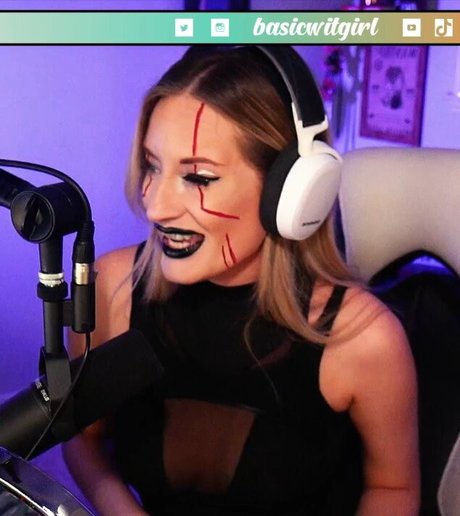 BasicWitGirl top star image