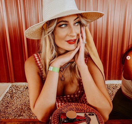 BasicWitGirl star image