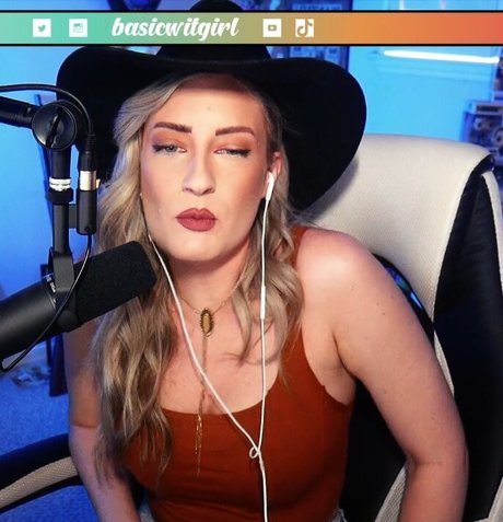 BasicWitGirl star best picture