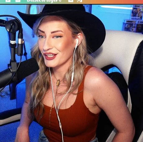 BasicWitGirl free actress photo